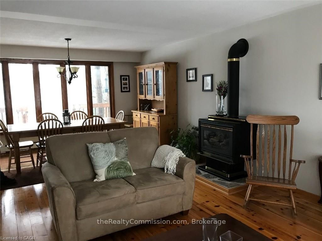 Photo 12 of 9 Doran Road, Springwater, Midhurst — HOMEH
