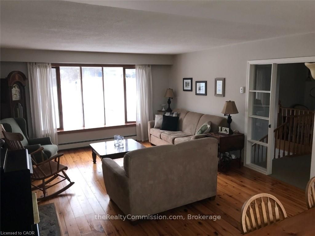Photo 13 of 9 Doran Road, Springwater, Midhurst — HOMEH