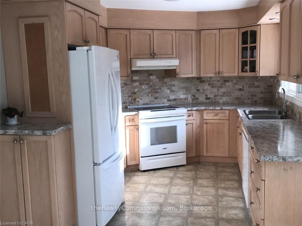 Photo 15 of 9 Doran Road, Springwater, Midhurst — HOMEH