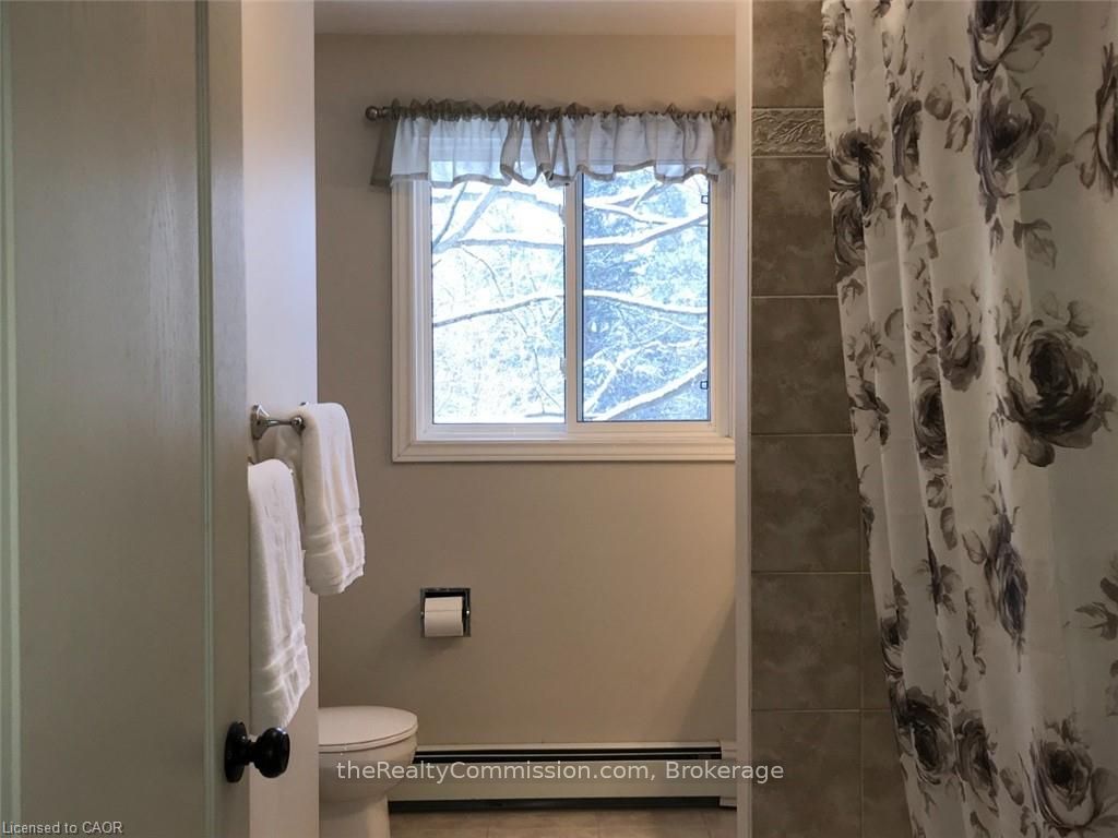 Photo 18 of 9 Doran Road, Springwater, Midhurst — HOMEH