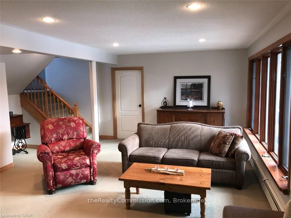 Photo 27 of 9 Doran Road, Springwater, Midhurst — HOMEH