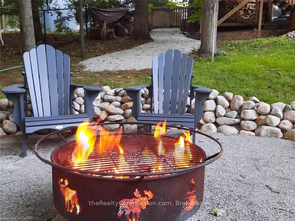 Photo 33 of 9 Doran Road, Springwater, Midhurst — HOMEH