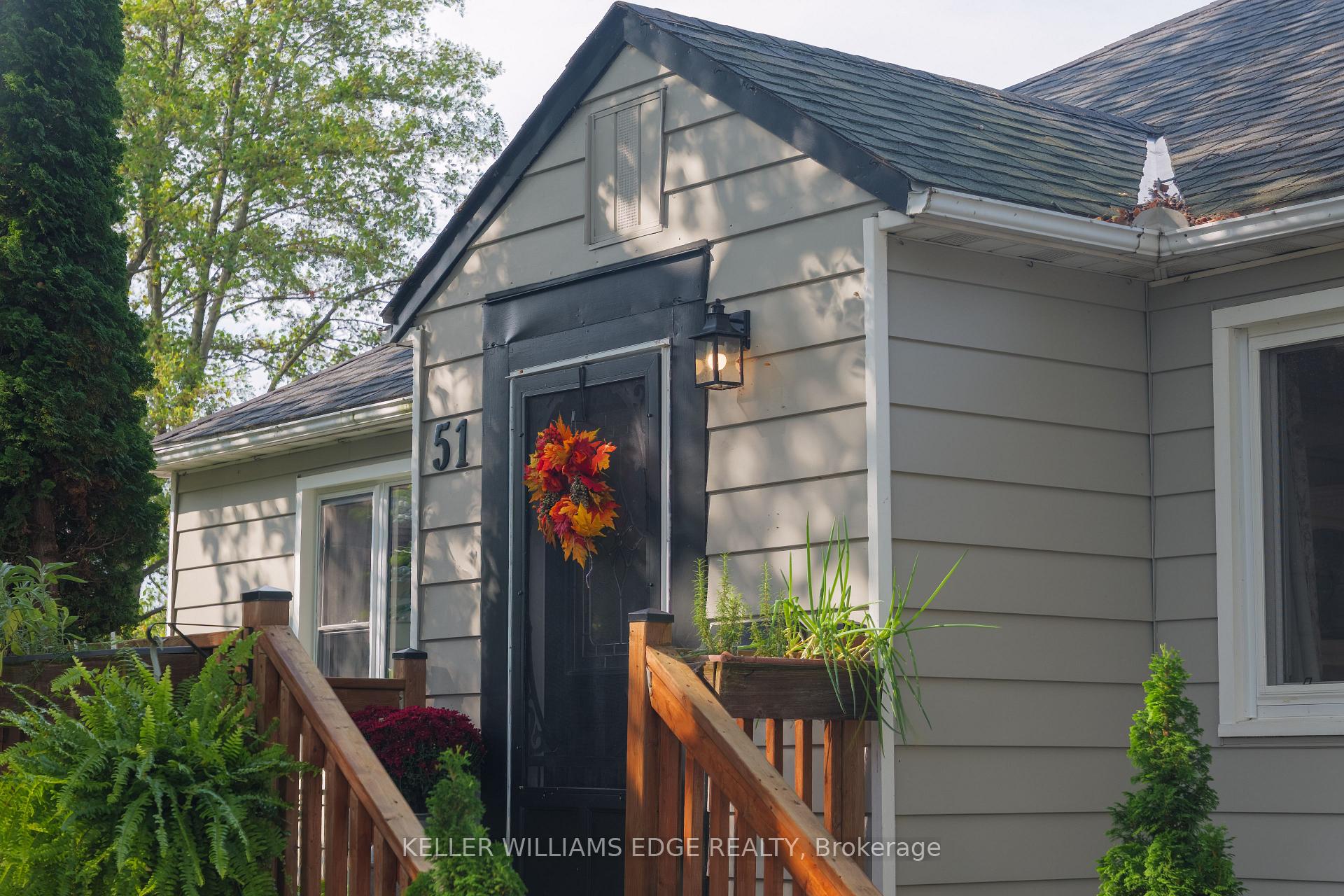 Photo 2 of 51 Beamer Avenue, St. Catharines, Bunting/Linwell — HOMEH