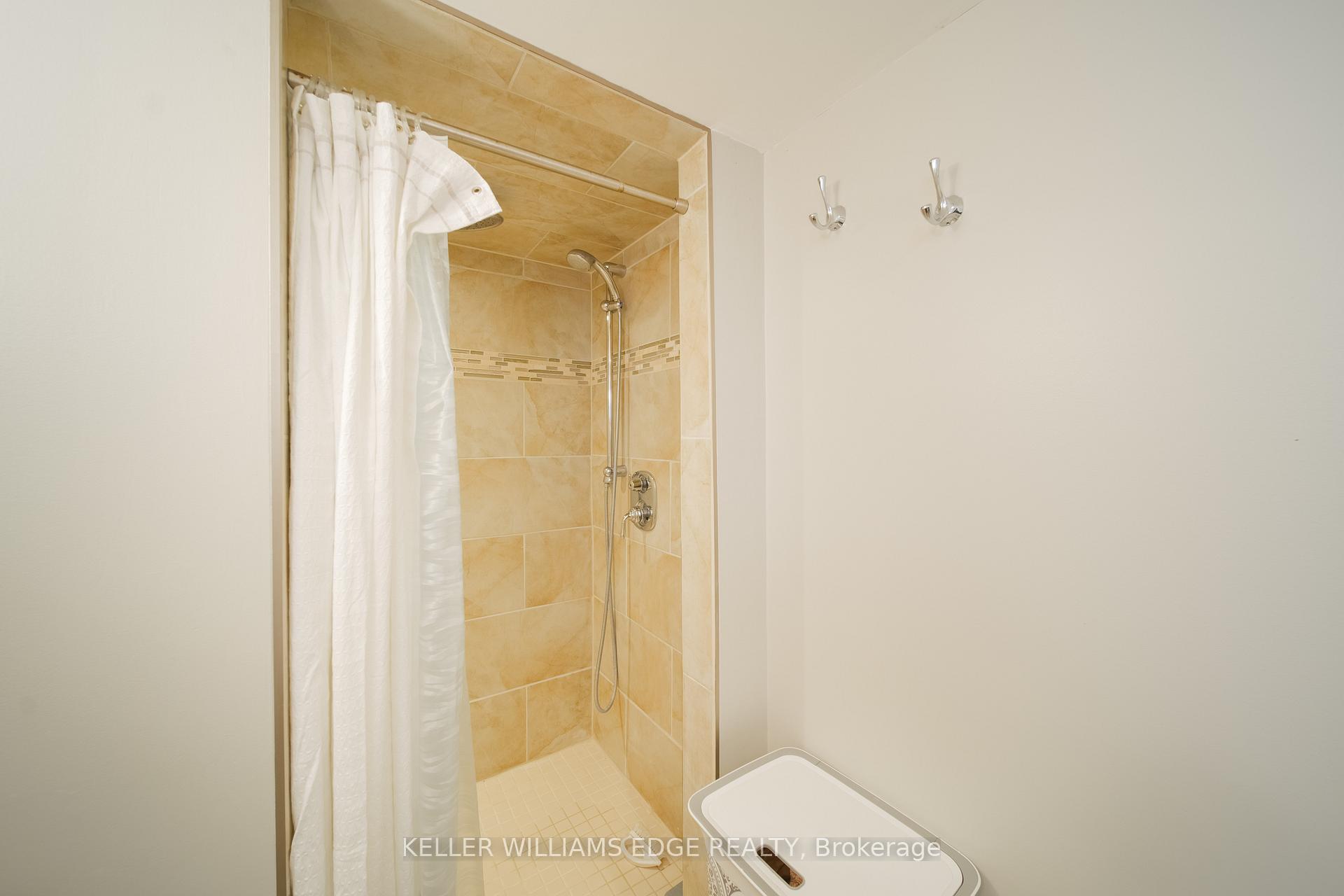 Photo 39 of 51 Beamer Avenue, St. Catharines, Bunting/Linwell — HOMEH