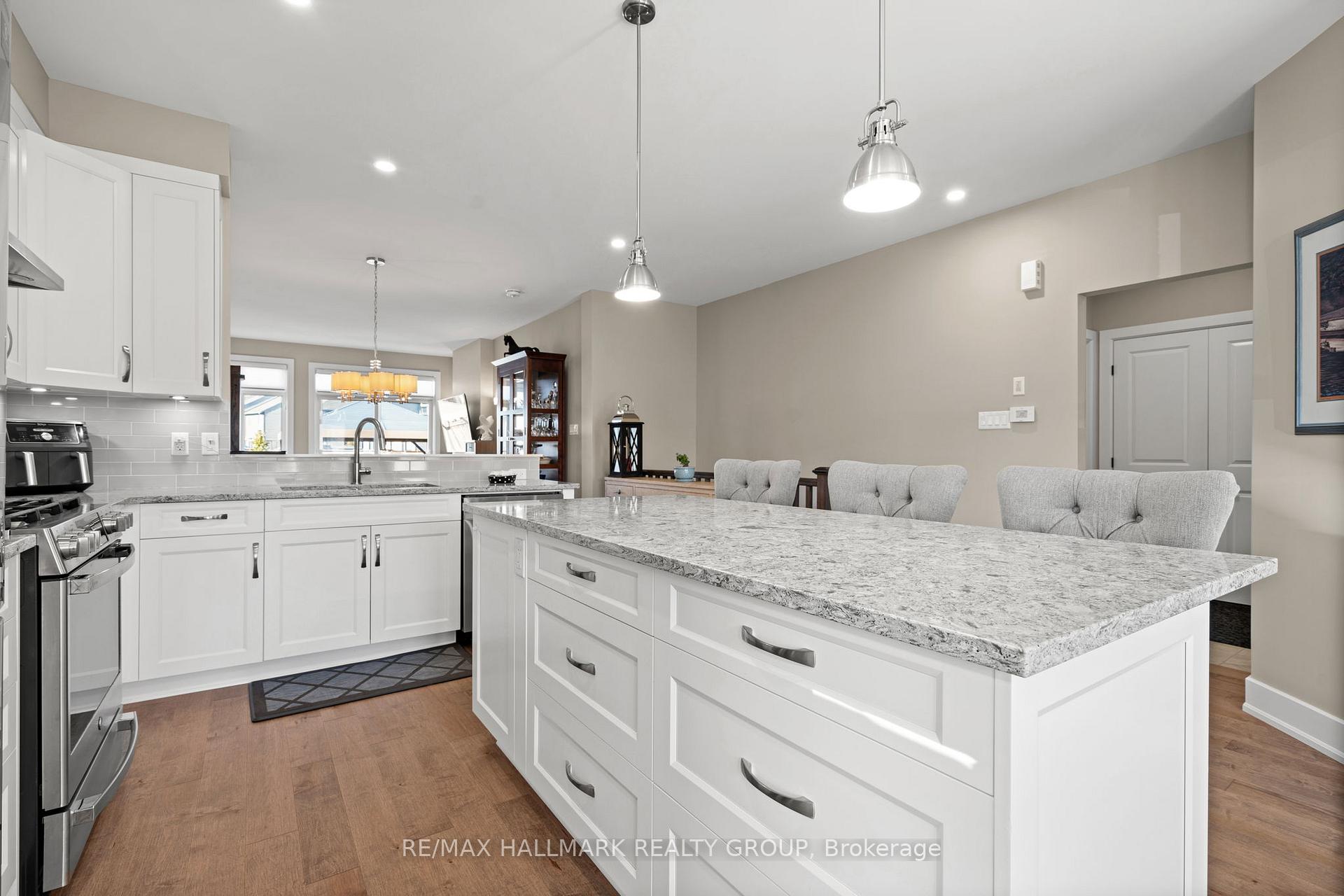 Photo 8 of 211 Maygrass, Ottawa, Remainder of Stittsville & Area — HOMEH