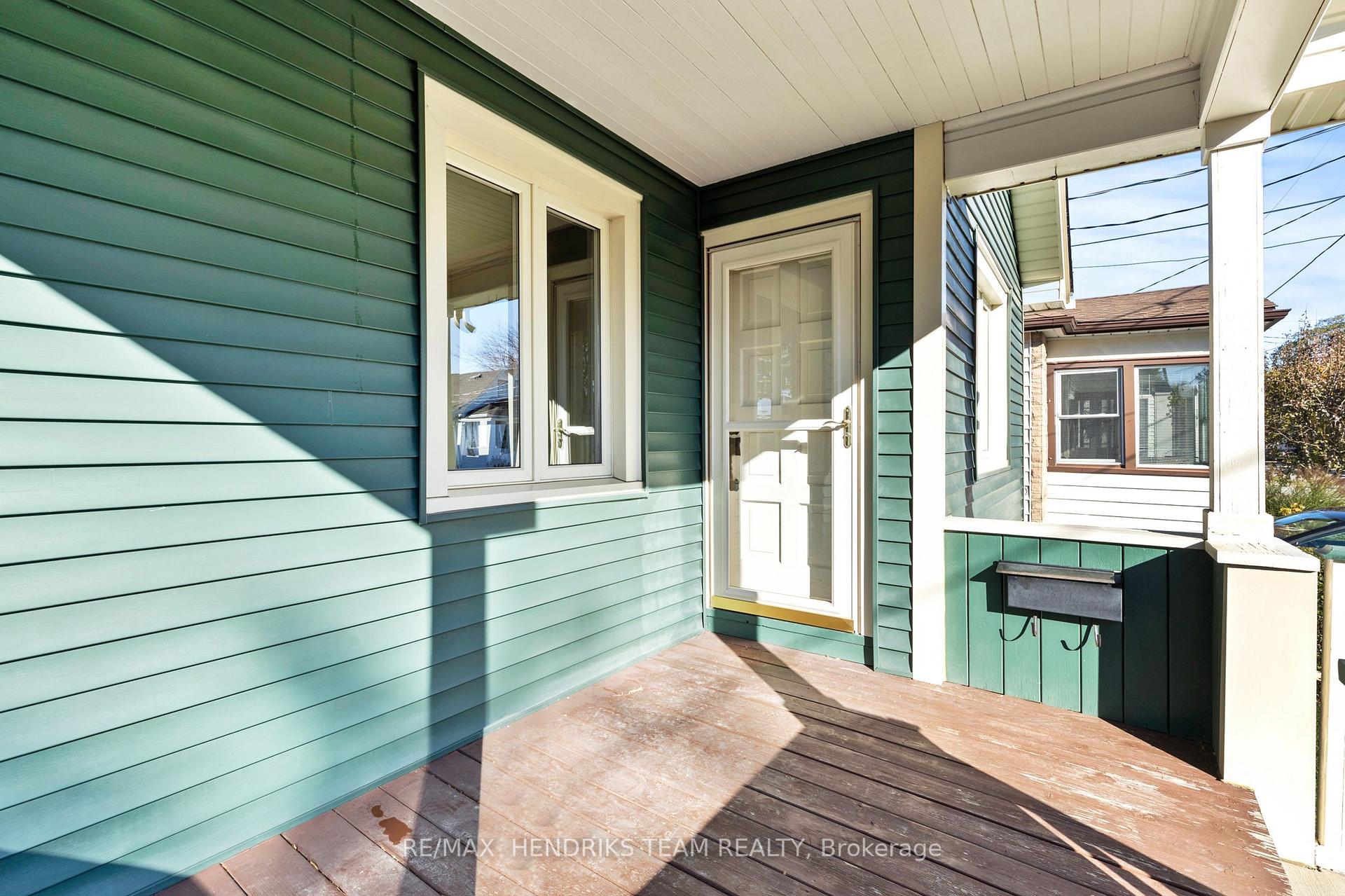Photo 4 of 15 Stuart Avenue, St. Catharines, Downtown — HOMEH