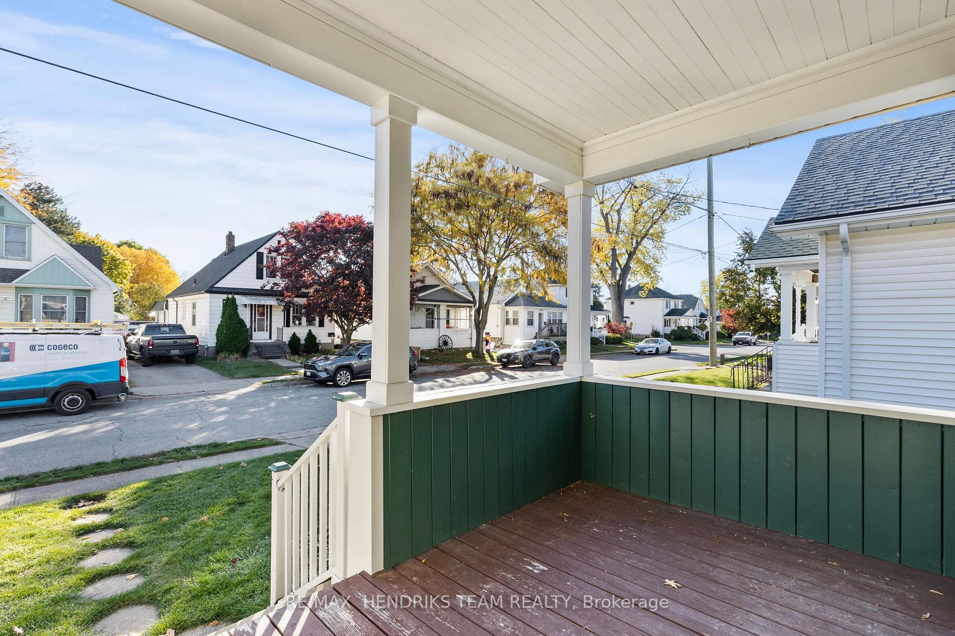 Photo 5 of 15 Stuart Avenue, St. Catharines, Downtown — HOMEH