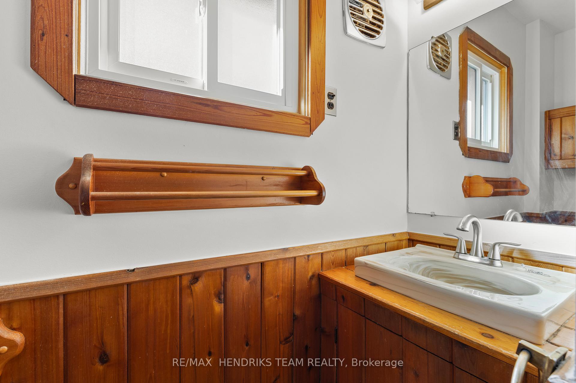 Photo 17 of 15 Stuart Avenue, St. Catharines, Downtown — HOMEH
