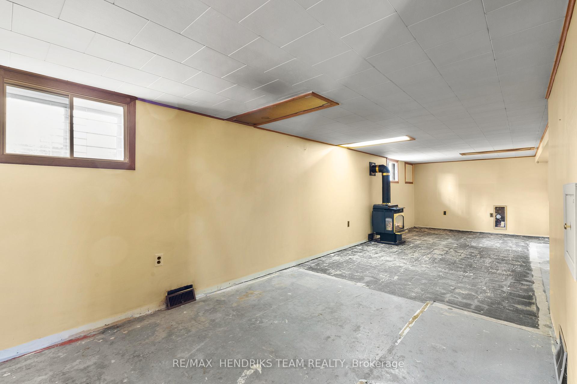 Photo 20 of 15 Stuart Avenue, St. Catharines, Downtown — HOMEH