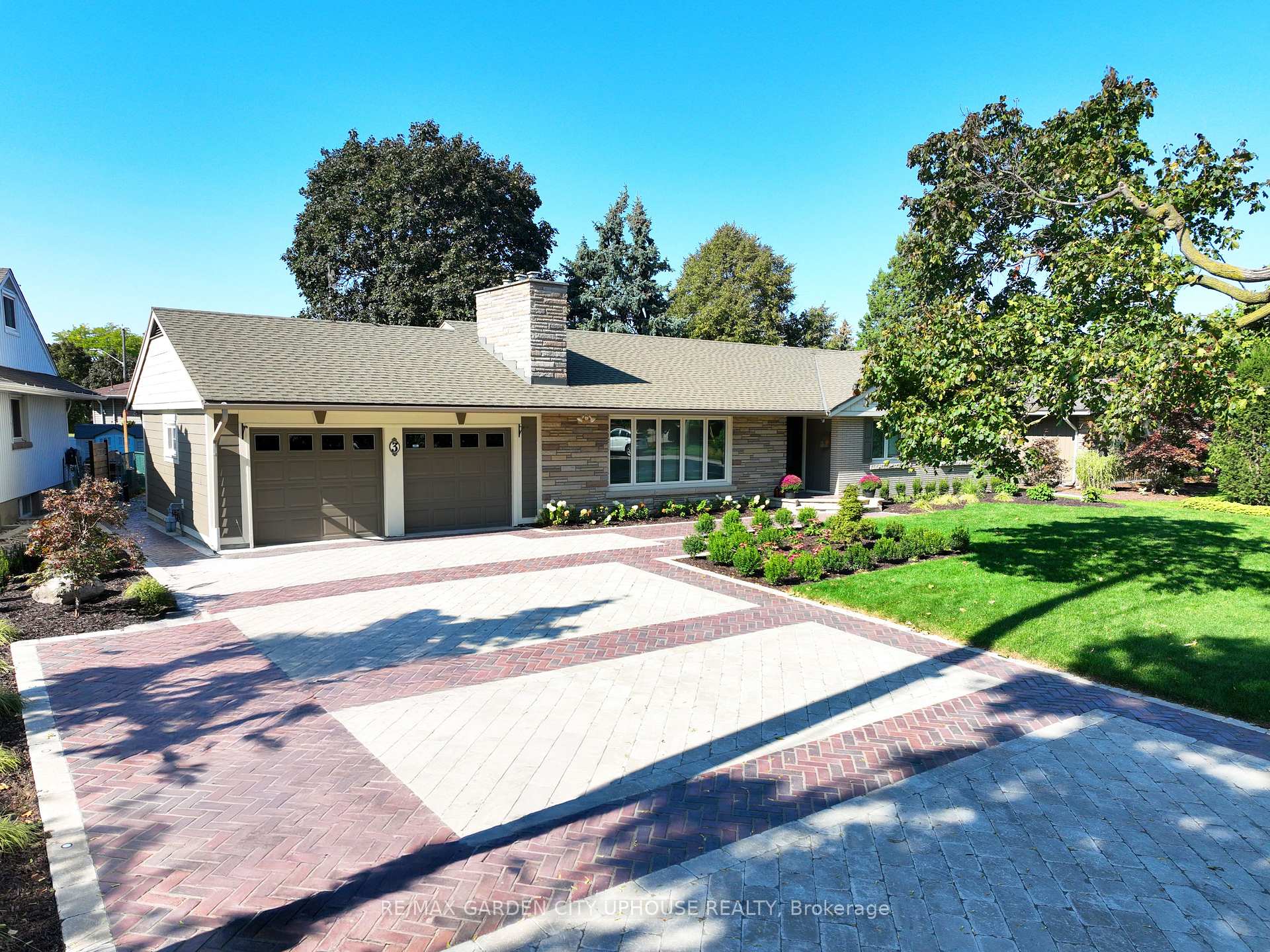Photo 1 of 3 Nancy Drive, St. Catharines, Vine/Linwell — HOMEH