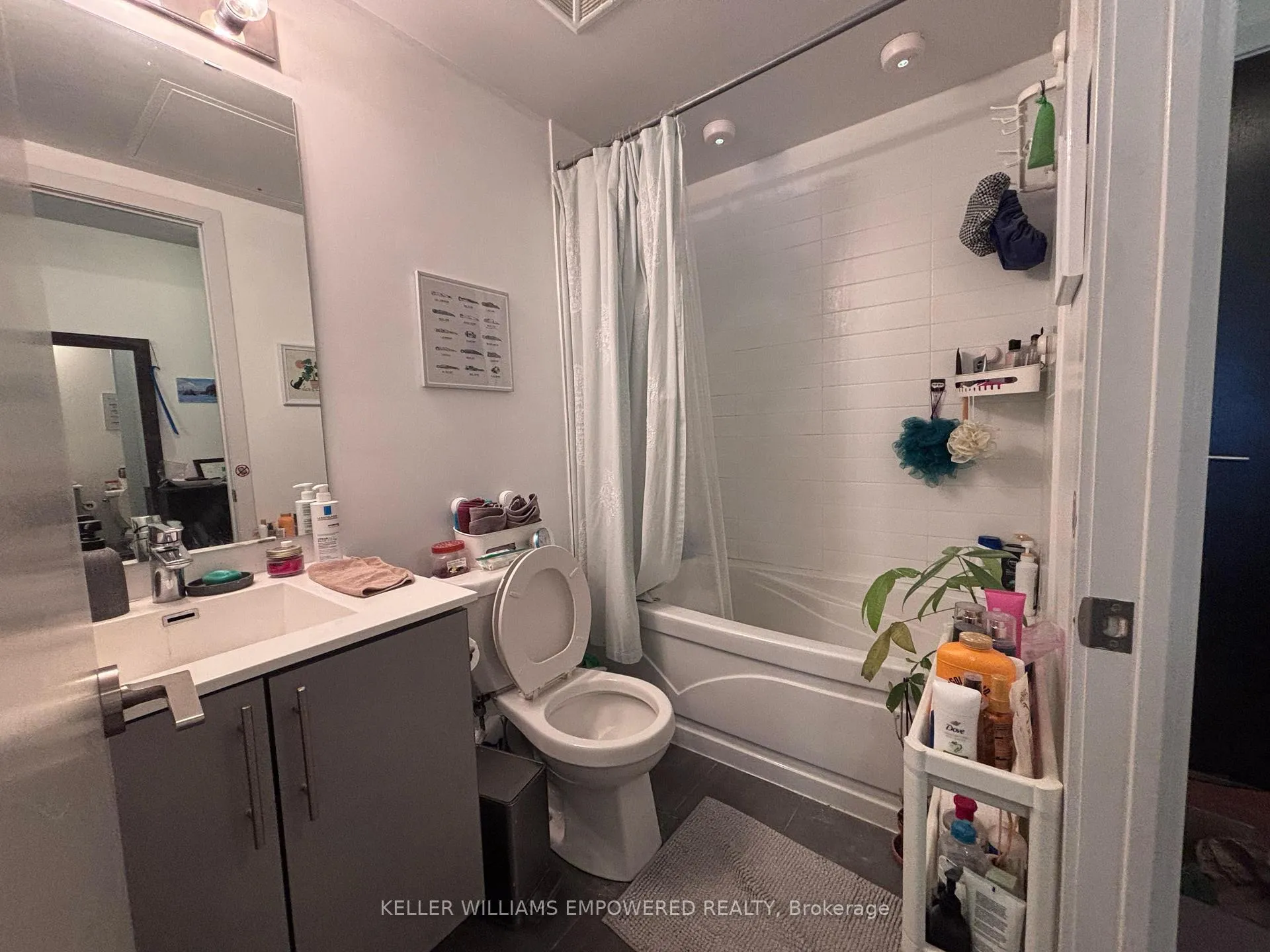 Photo 2 of Unit 417, 60 Berwick Avenue, Toronto, Yonge-Eglinton — HOMEH