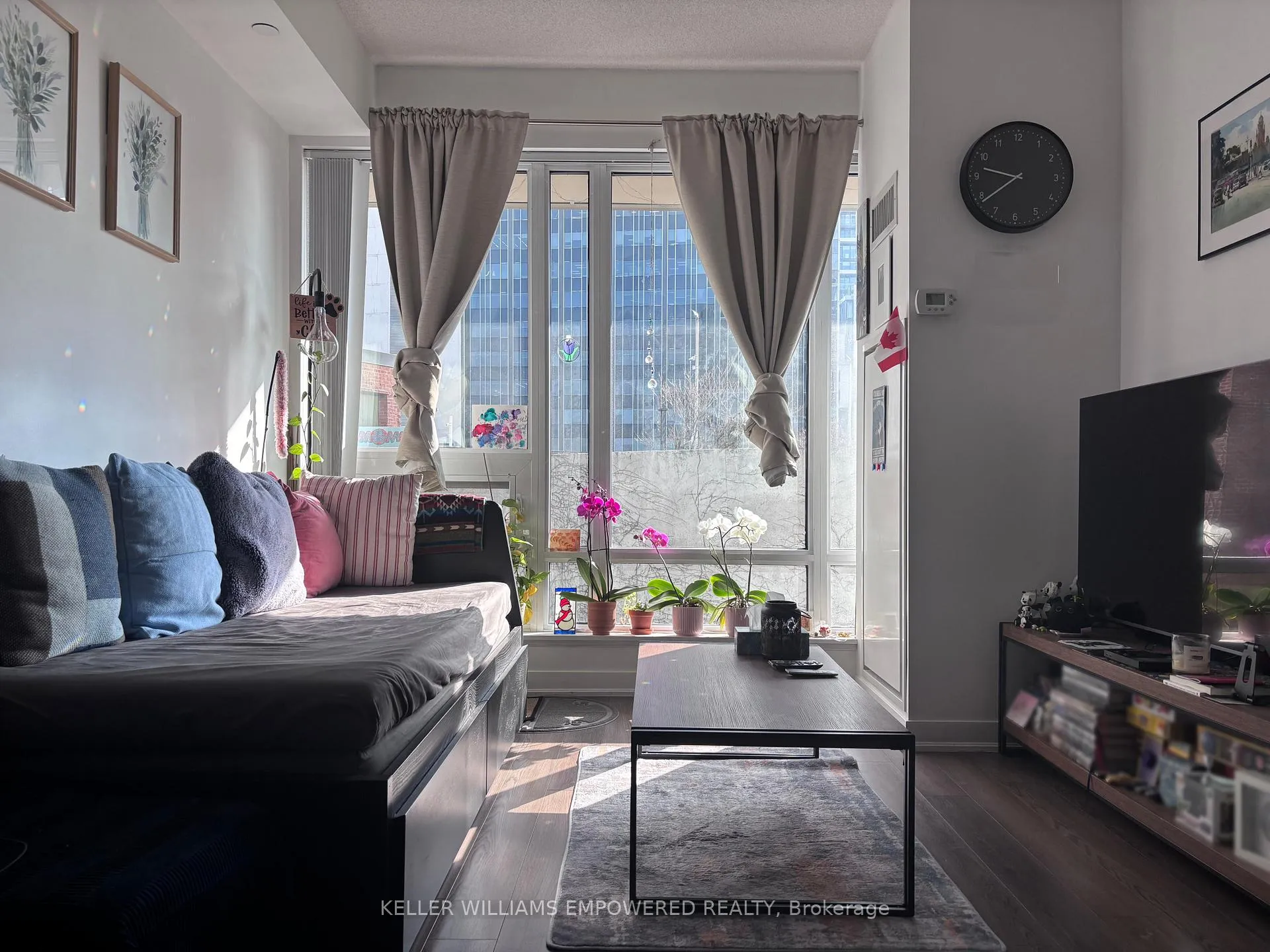 Photo 6 of Unit 417, 60 Berwick Avenue, Toronto, Yonge-Eglinton — HOMEH