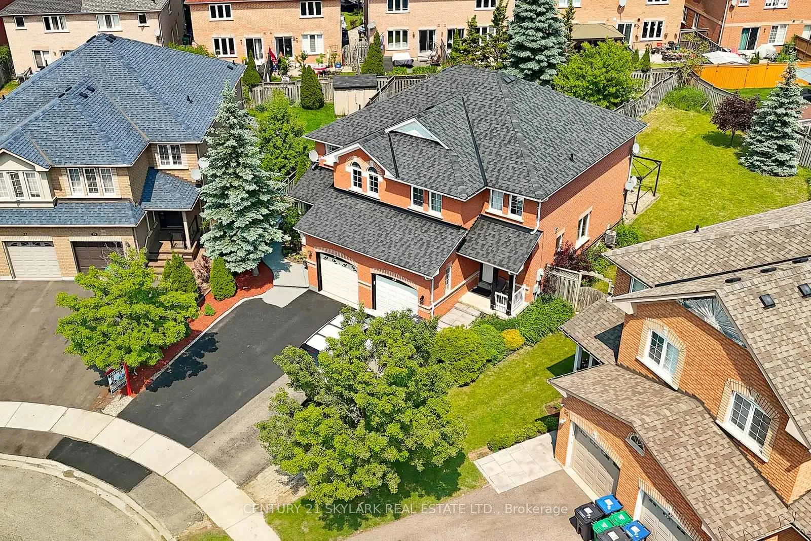 Photo 3 of 31 Todmorden Drive, Brampton, Northwest Sandalwood Parkway — HOMEH