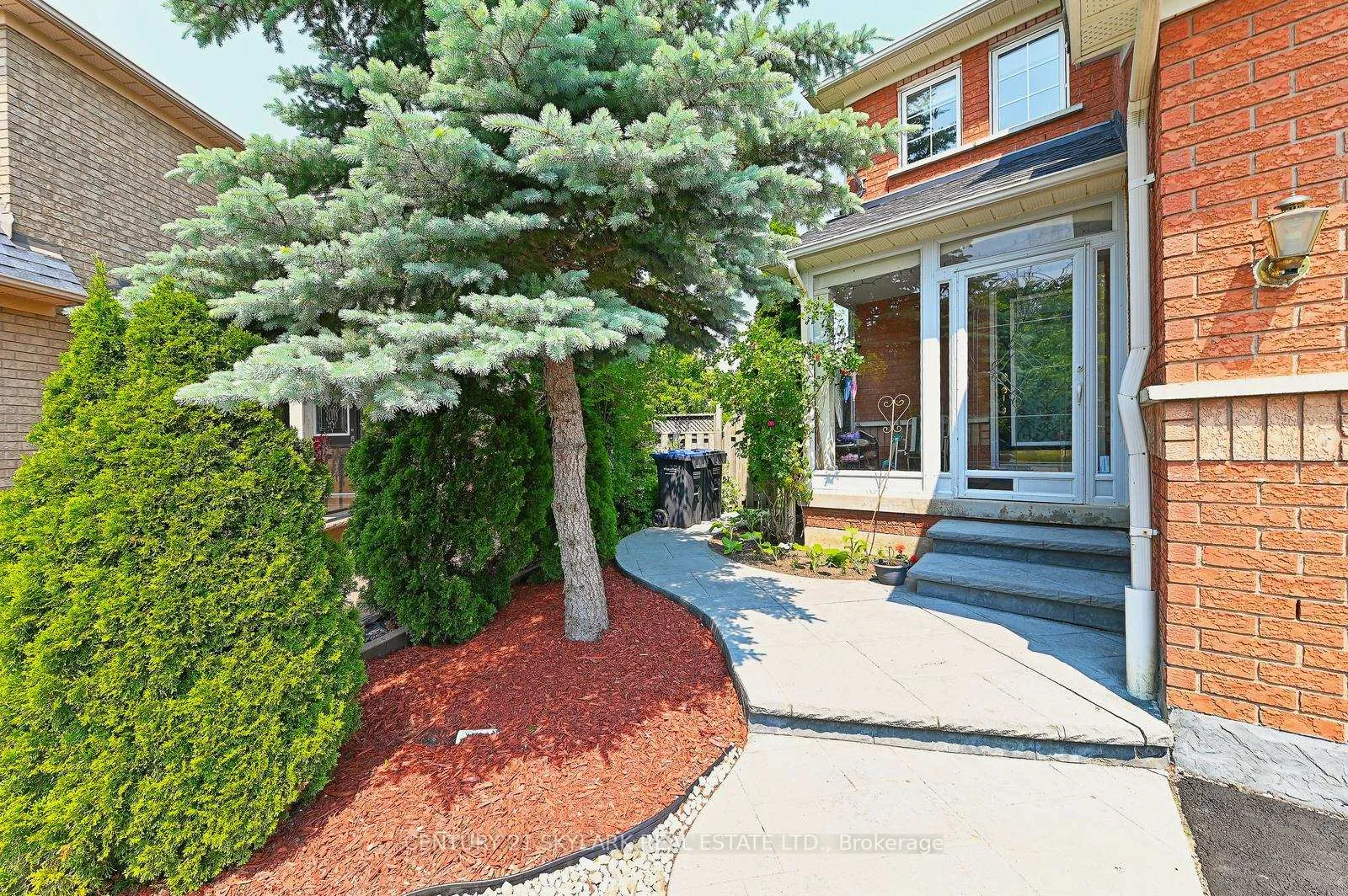 Photo 4 of 31 Todmorden Drive, Brampton, Northwest Sandalwood Parkway — HOMEH
