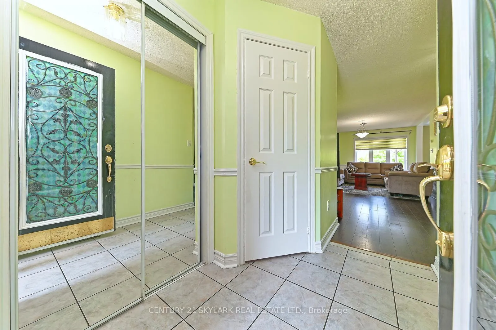 Photo 6 of 31 Todmorden Drive, Brampton, Northwest Sandalwood Parkway — HOMEH