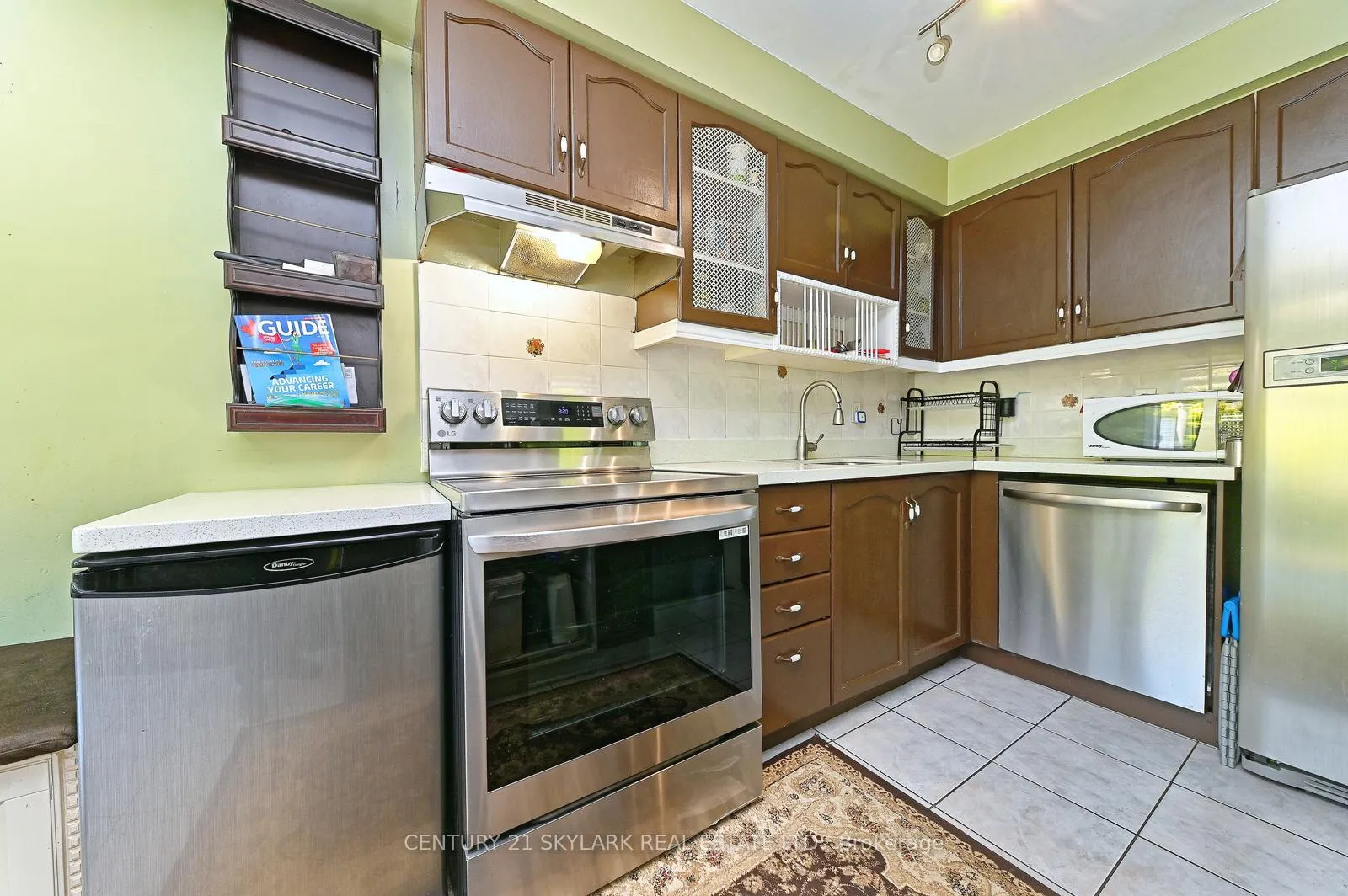 Photo 11 of 31 Todmorden Drive, Brampton, Northwest Sandalwood Parkway — HOMEH