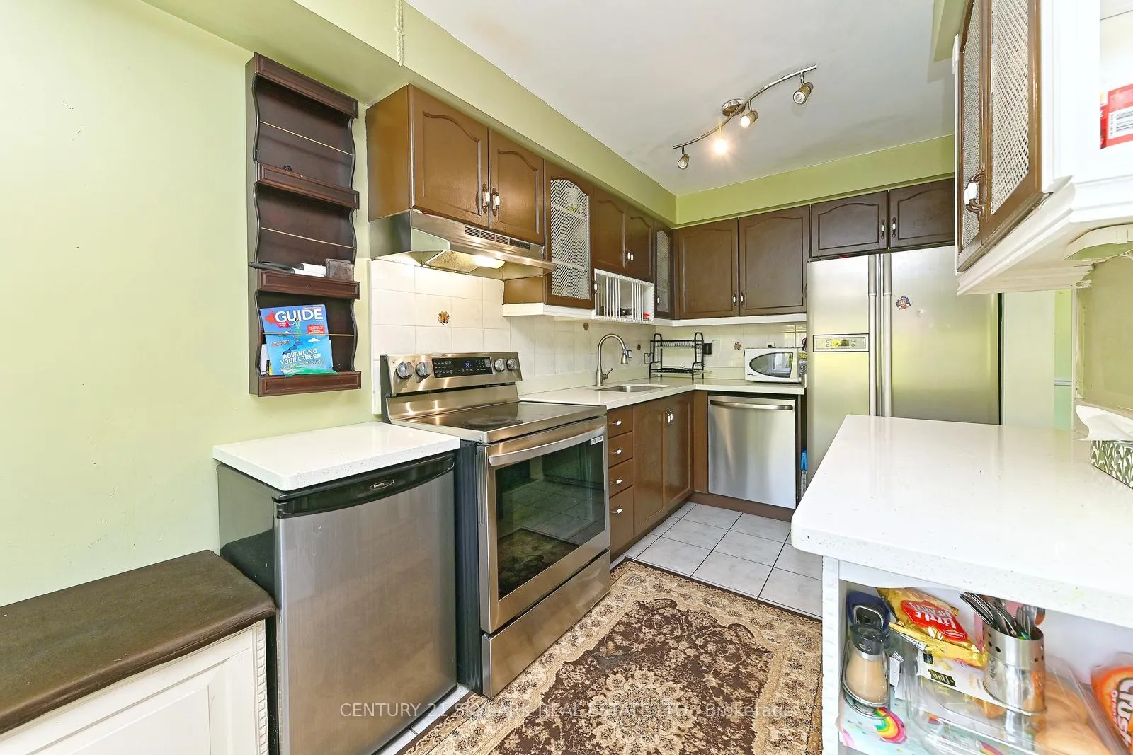 Photo 13 of 31 Todmorden Drive, Brampton, Northwest Sandalwood Parkway — HOMEH