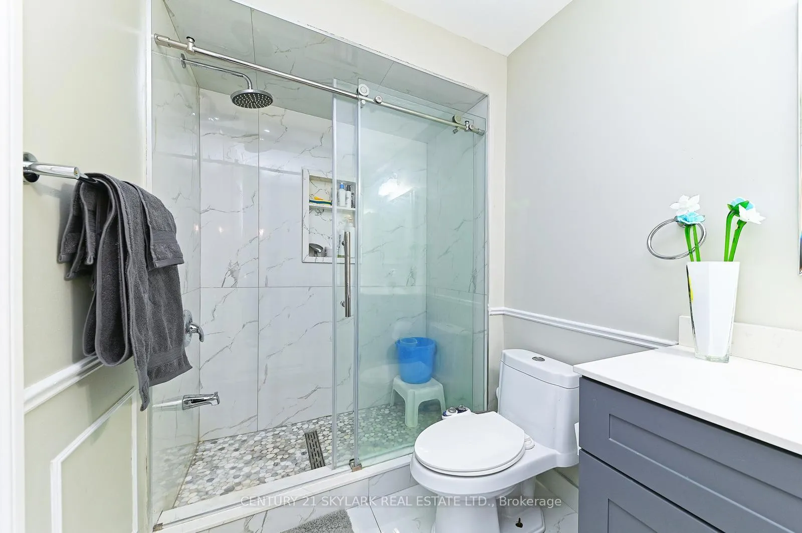 Photo 23 of 31 Todmorden Drive, Brampton, Northwest Sandalwood Parkway — HOMEH