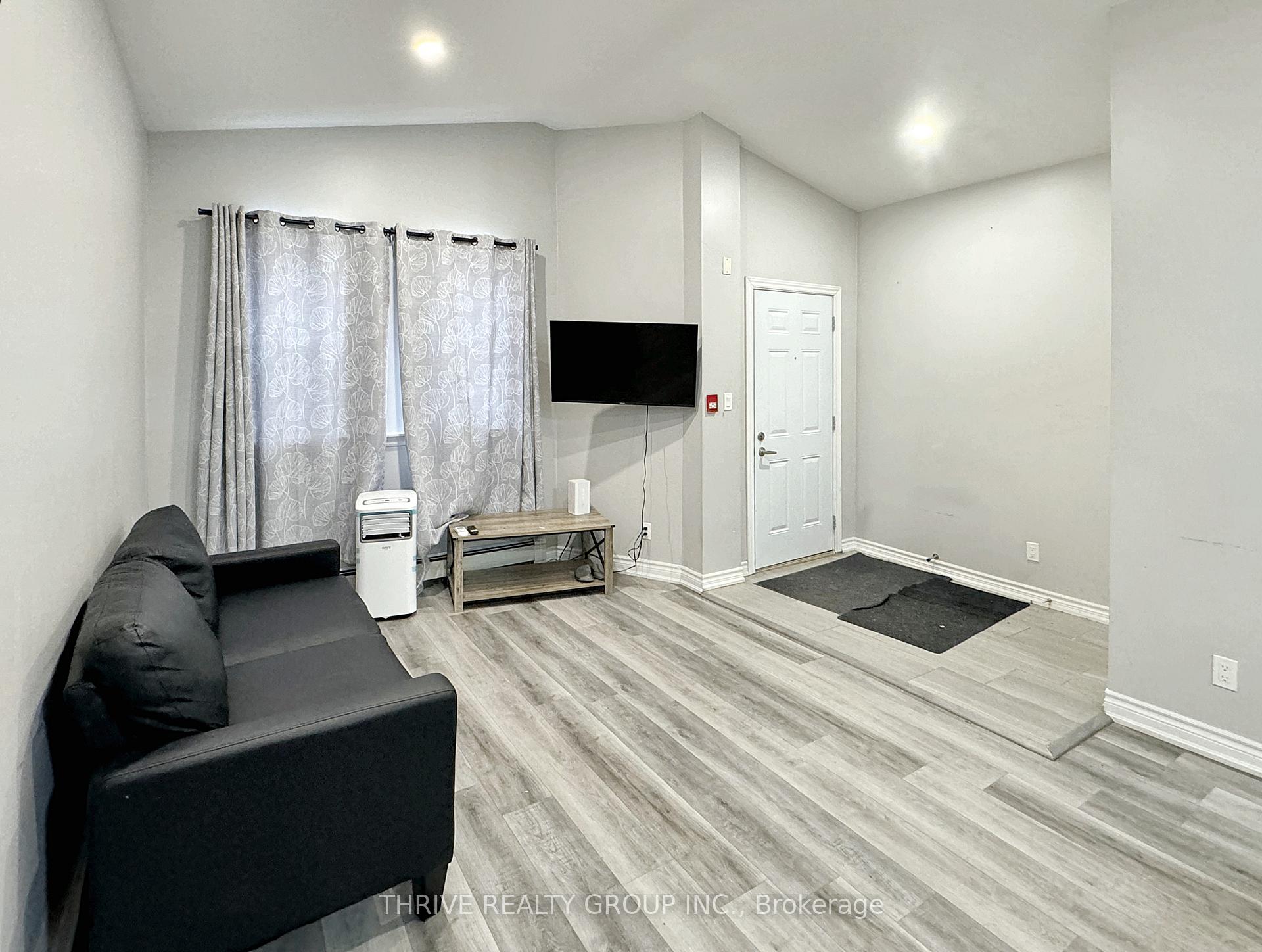Photo 6 of Unit 4, 268 Talbot Street, St. Thomas — HOMEH