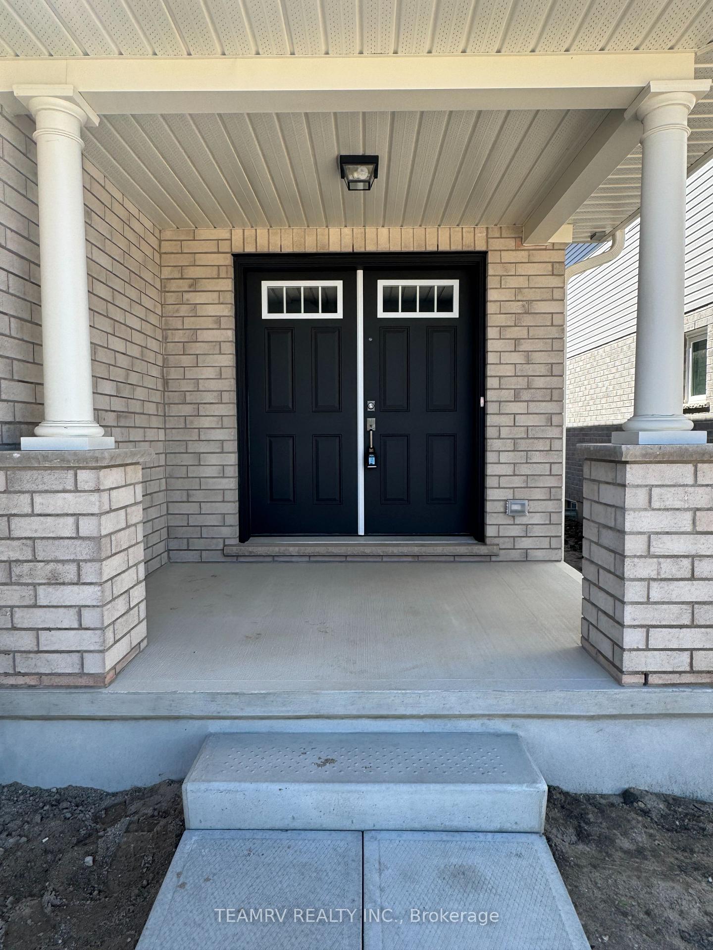 Photo 2 of 28 Silverleaf Path, St. Thomas — HOMEH