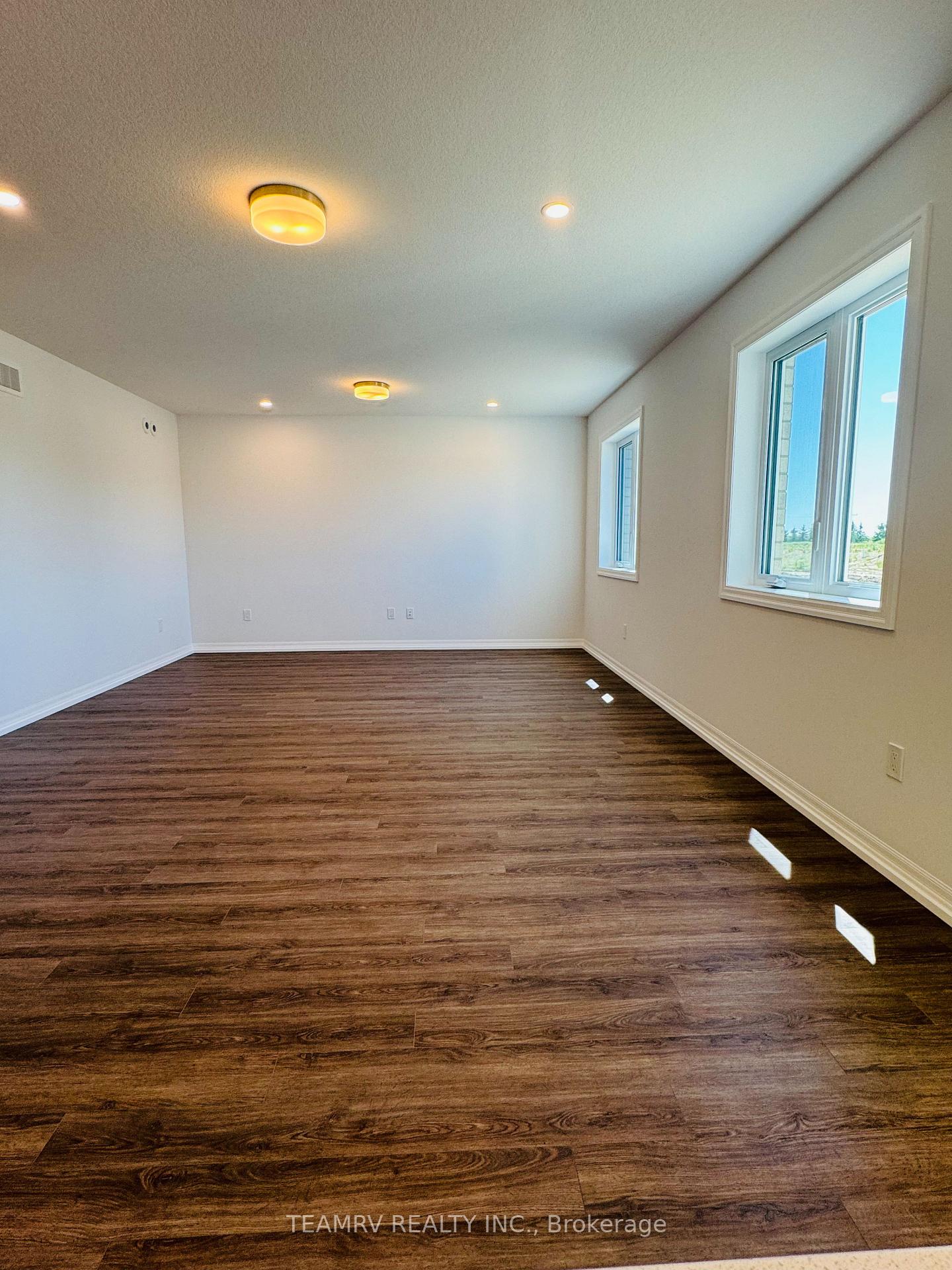 Photo 8 of 28 Silverleaf Path, St. Thomas — HOMEH