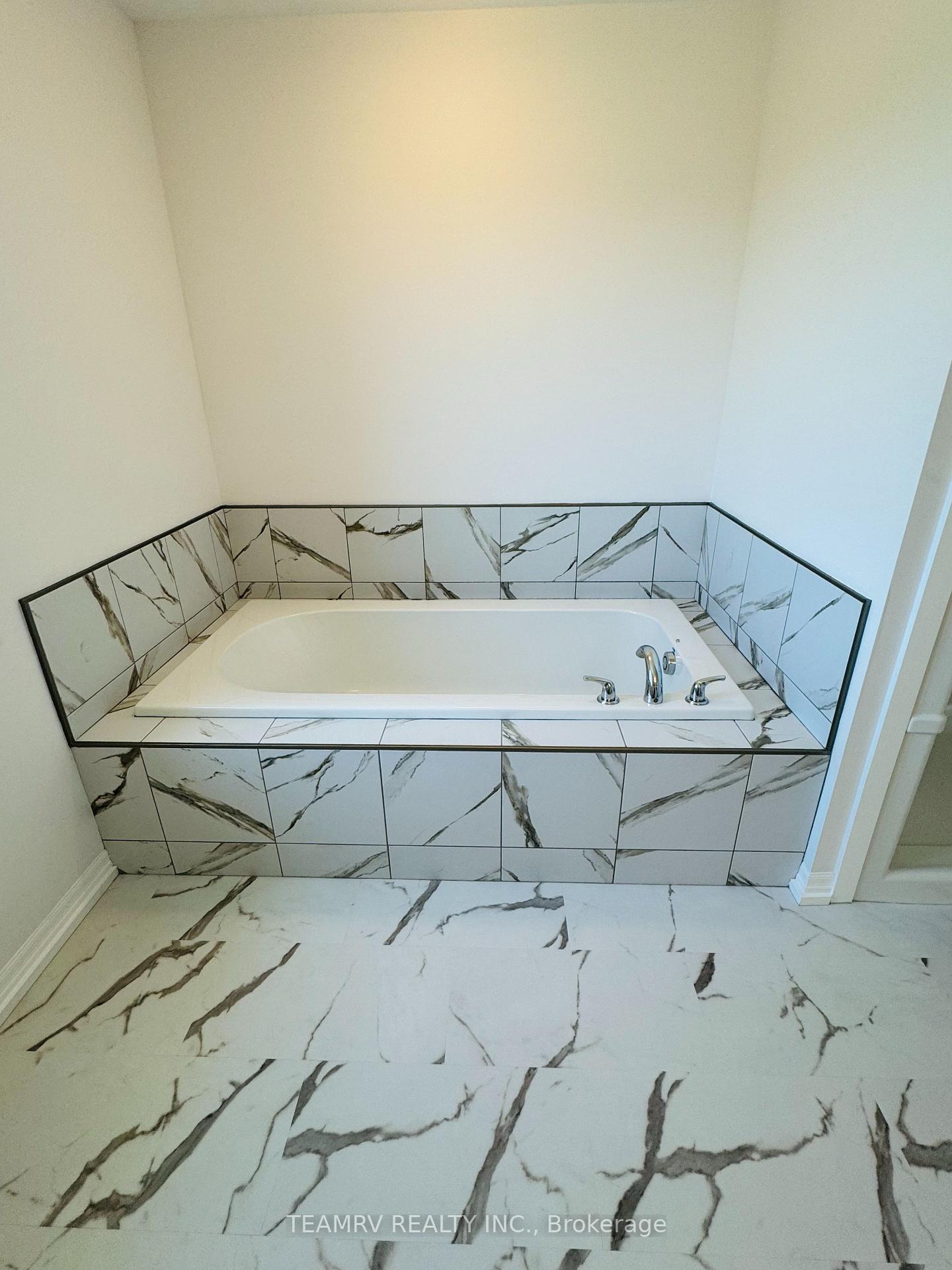 Photo 20 of 28 Silverleaf Path, St. Thomas — HOMEH
