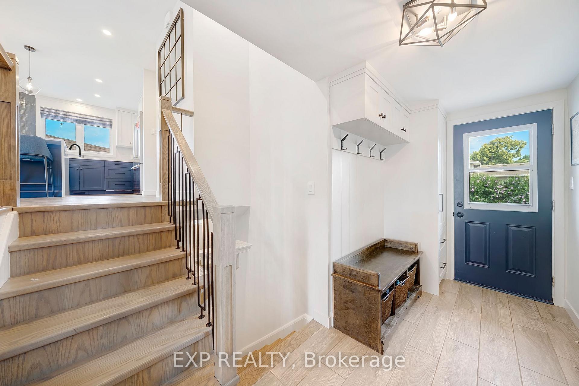 Photo 5 of 44 Royal Orchard Crescent, St. Catharines, Lakeport — HOMEH