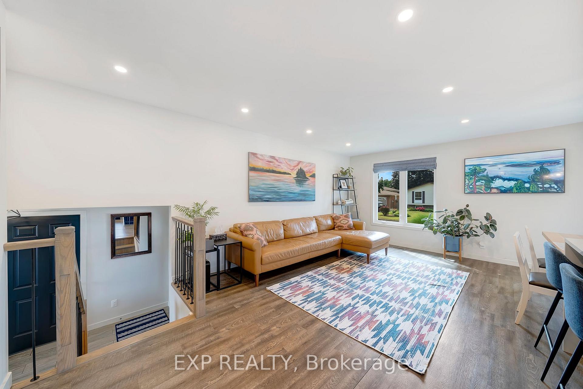 Photo 6 of 44 Royal Orchard Crescent, St. Catharines, Lakeport — HOMEH