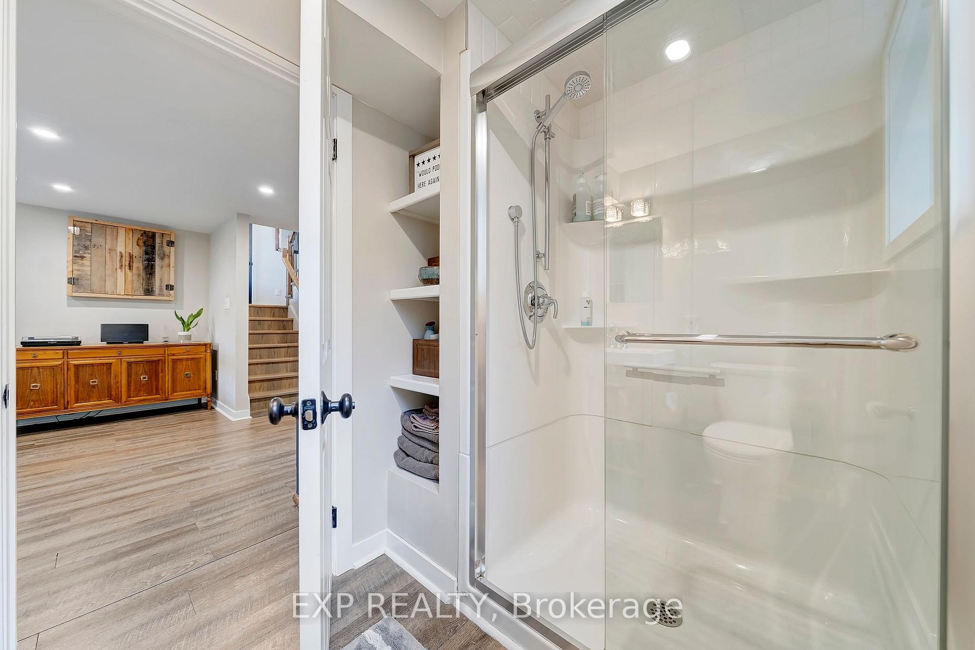 Photo 23 of 44 Royal Orchard Crescent, St. Catharines, Lakeport — HOMEH