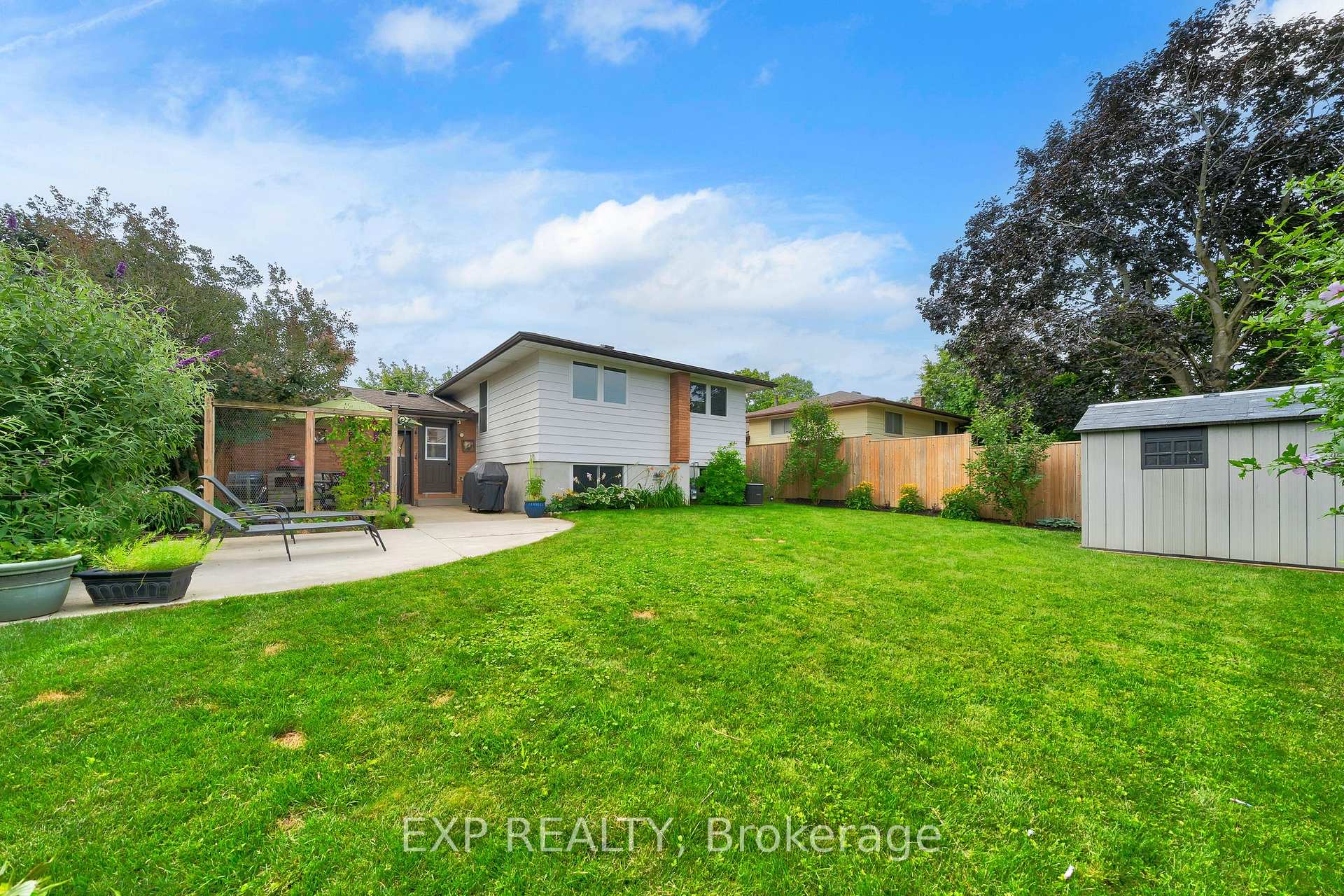 Photo 32 of 44 Royal Orchard Crescent, St. Catharines, Lakeport — HOMEH