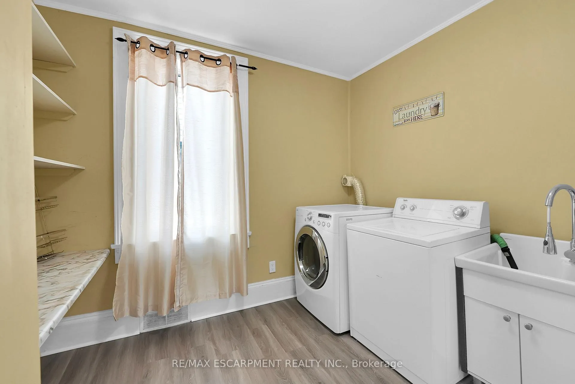Photo 13 of 68 Henry Street, St. Catharines, Downtown — HOMEH