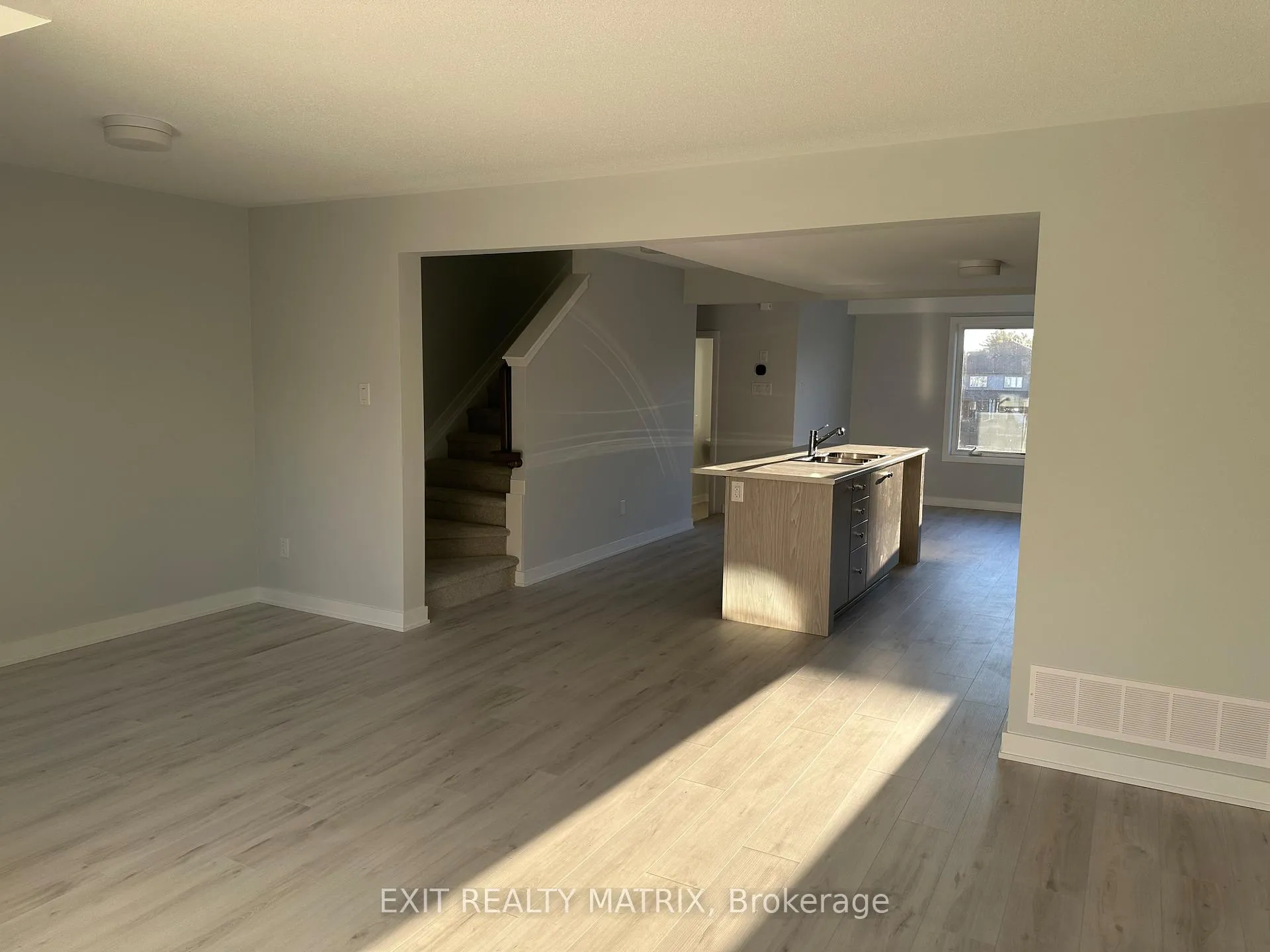 Photo 32 of 531 Woven Private, Ottawa, Stittsville (North) — HOMEH