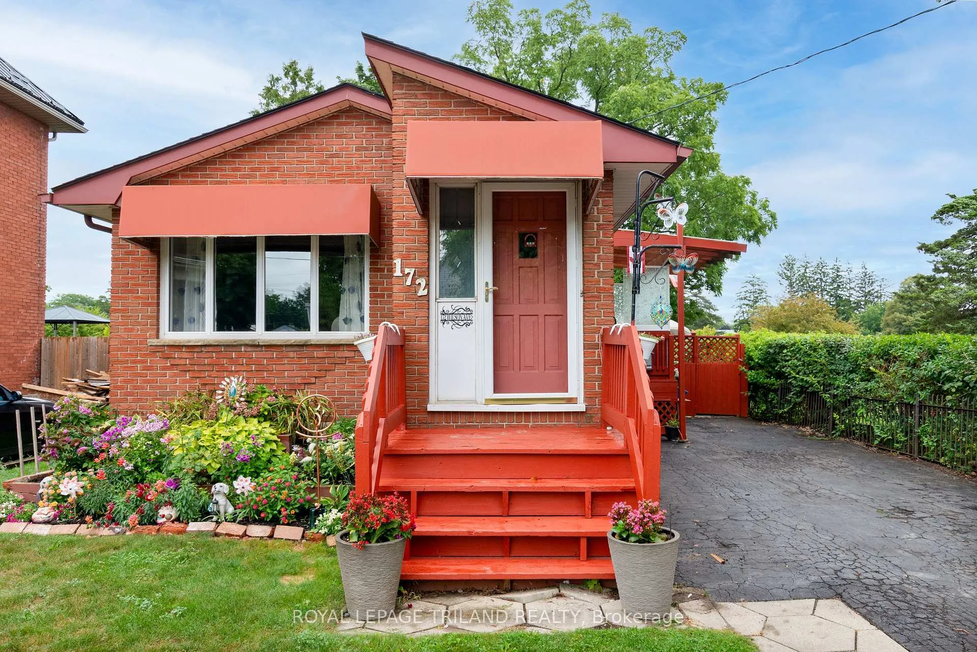 Photo 4 of 172 Wilson Avenue, St. Thomas — HOMEH