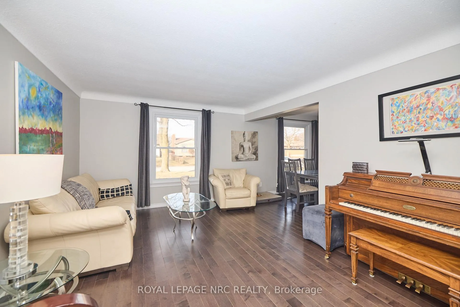 Photo 4 of 28 Ramsey Street E, St. Catharines, Lakeport — HOMEH