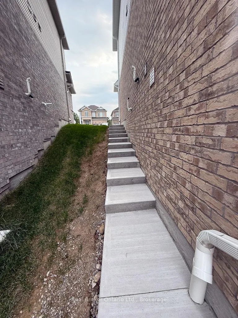 Photo 2 of 26 Ford Street, Brant, Paris — HOMEH