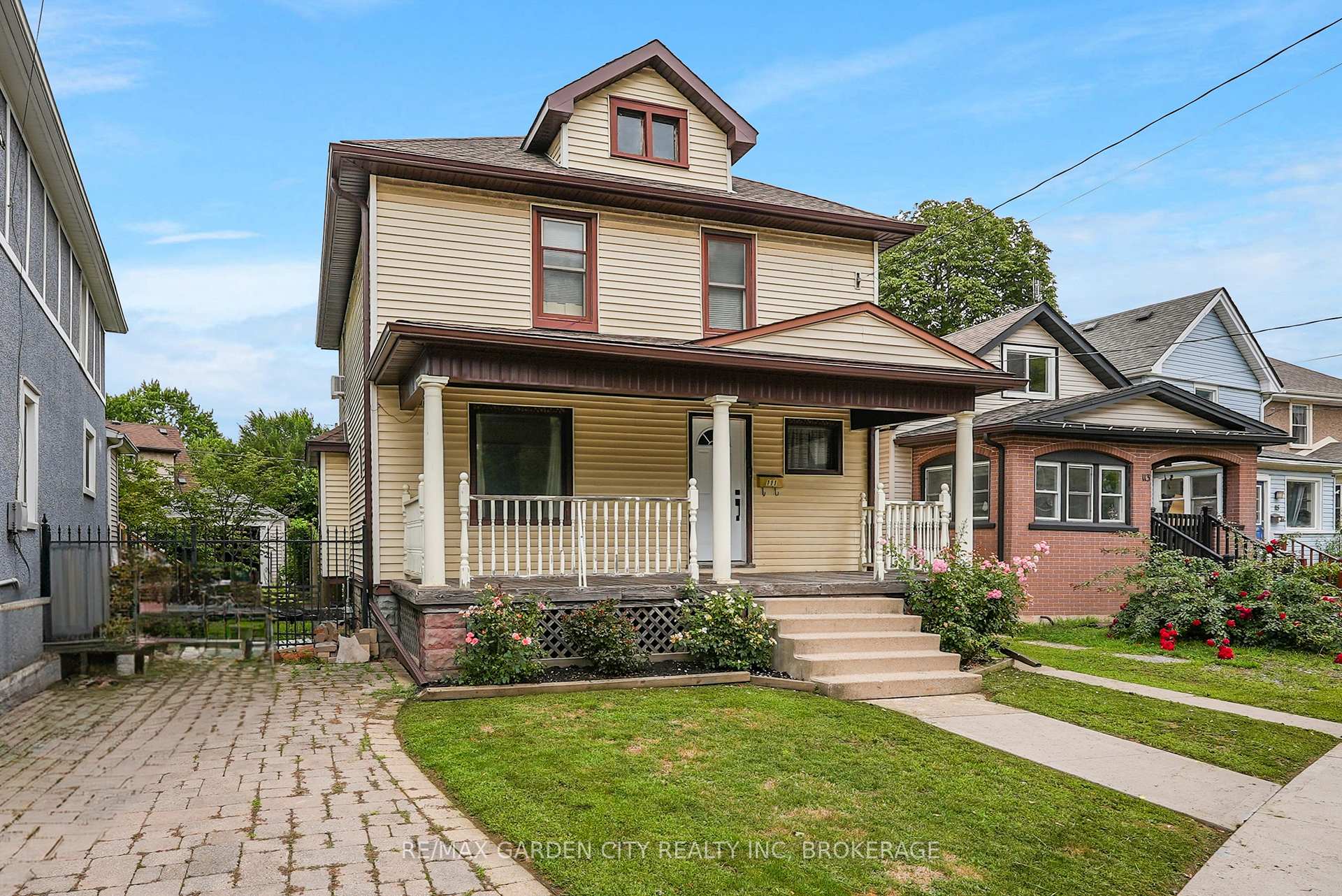 Photo 2 of 111 Lowell Avenue, St. Catharines, Downtown — HOMEH
