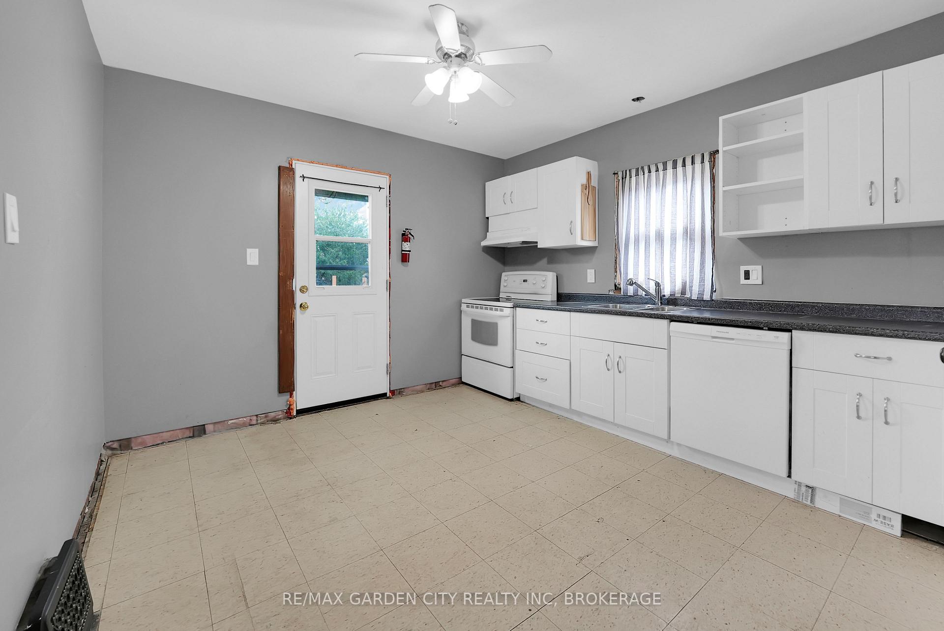 Photo 10 of 111 Lowell Avenue, St. Catharines, Downtown — HOMEH