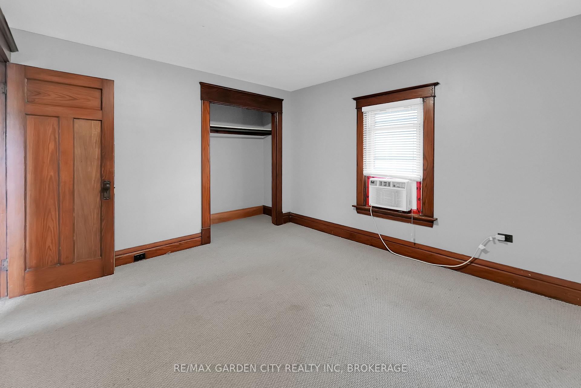 Photo 19 of 111 Lowell Avenue, St. Catharines, Downtown — HOMEH