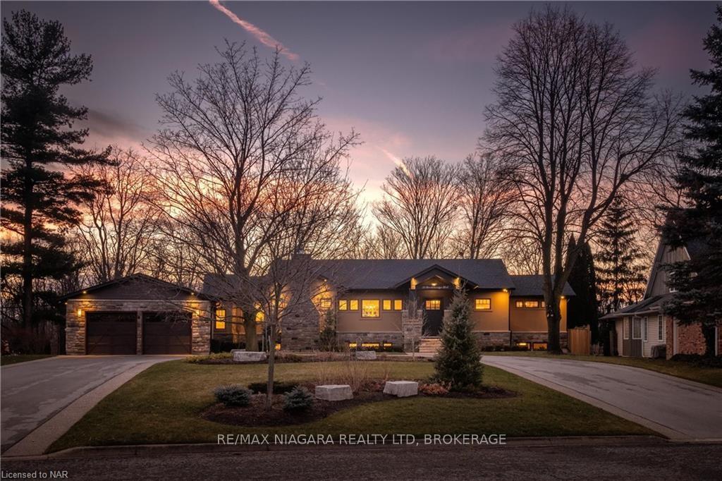 Photo 3 of 32 Breckenridge Boulevard, St. Catharines, Grapeview — HOMEH