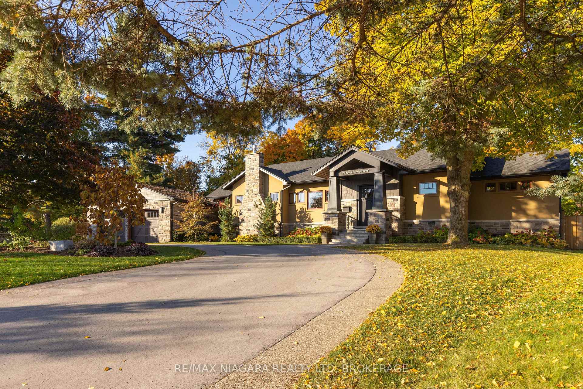 Photo 4 of 32 Breckenridge Boulevard, St. Catharines, Grapeview — HOMEH