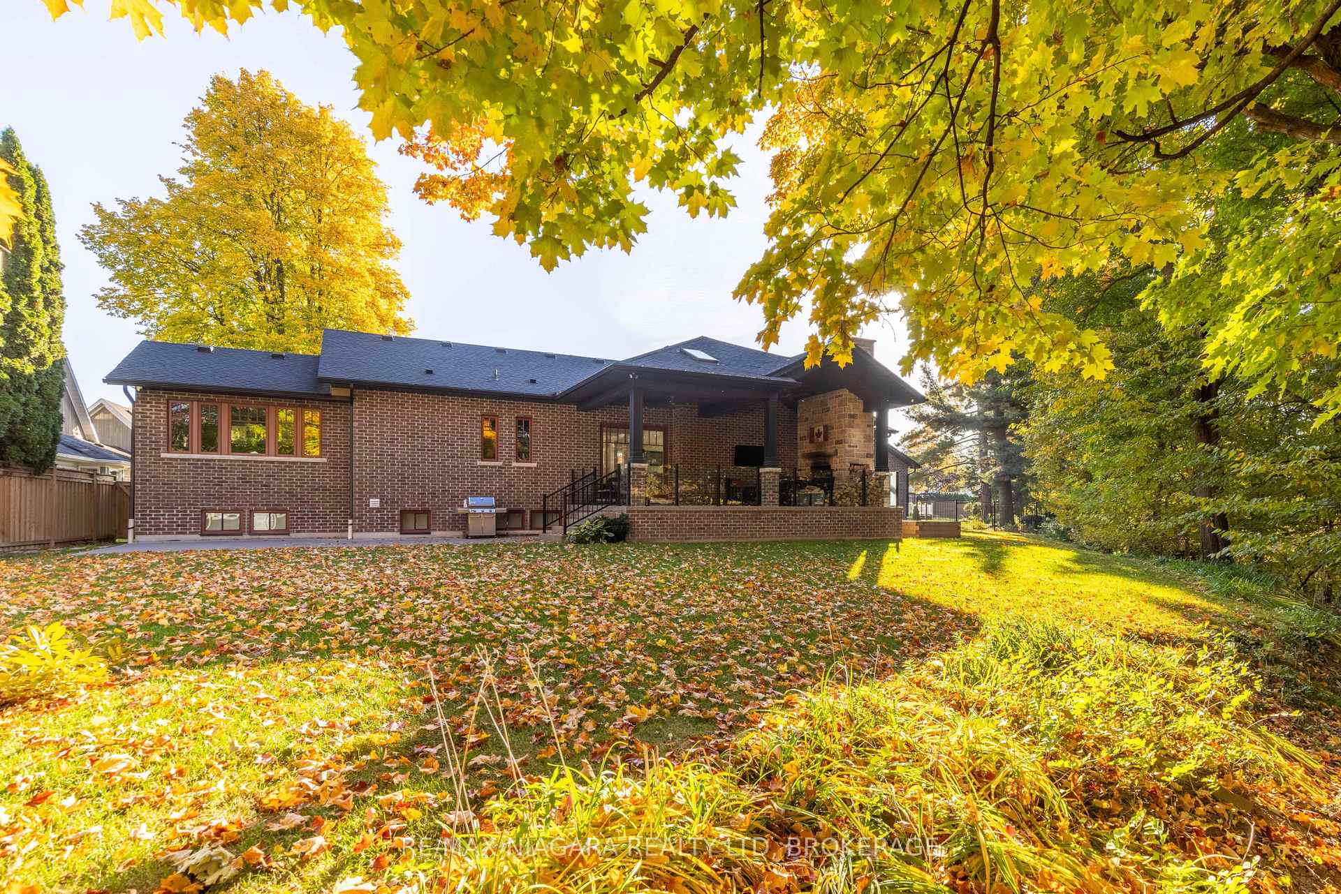 Photo 6 of 32 Breckenridge Boulevard, St. Catharines, Grapeview — HOMEH
