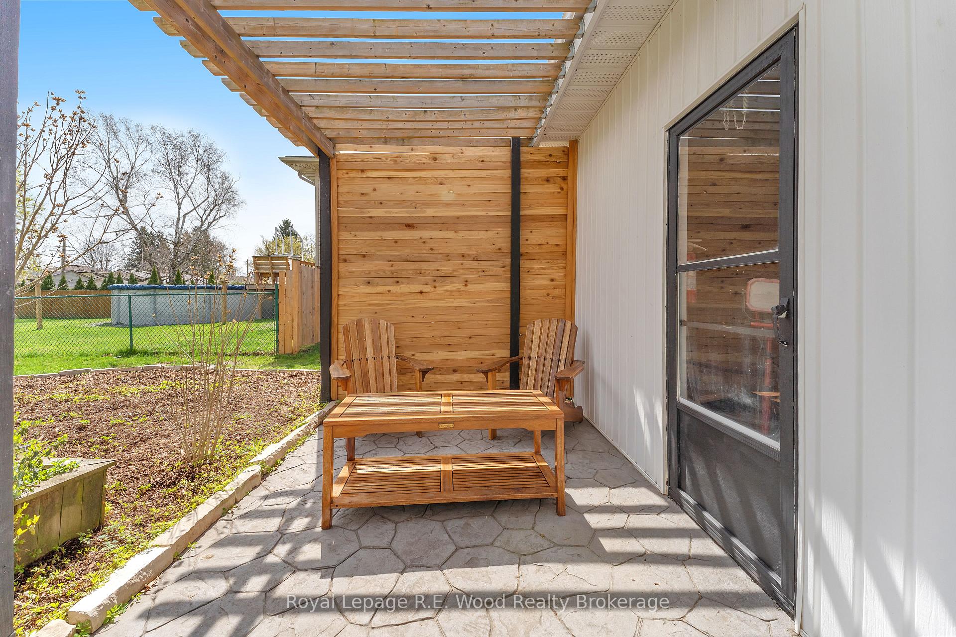 Photo 5 of 229 Woodworth Crescent, St. Thomas — HOMEH