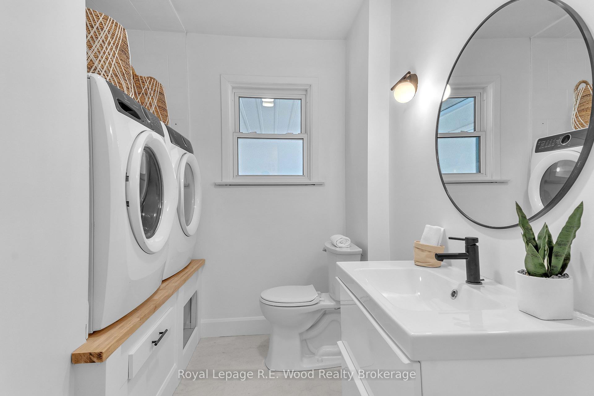 Photo 14 of 229 Woodworth Crescent, St. Thomas — HOMEH