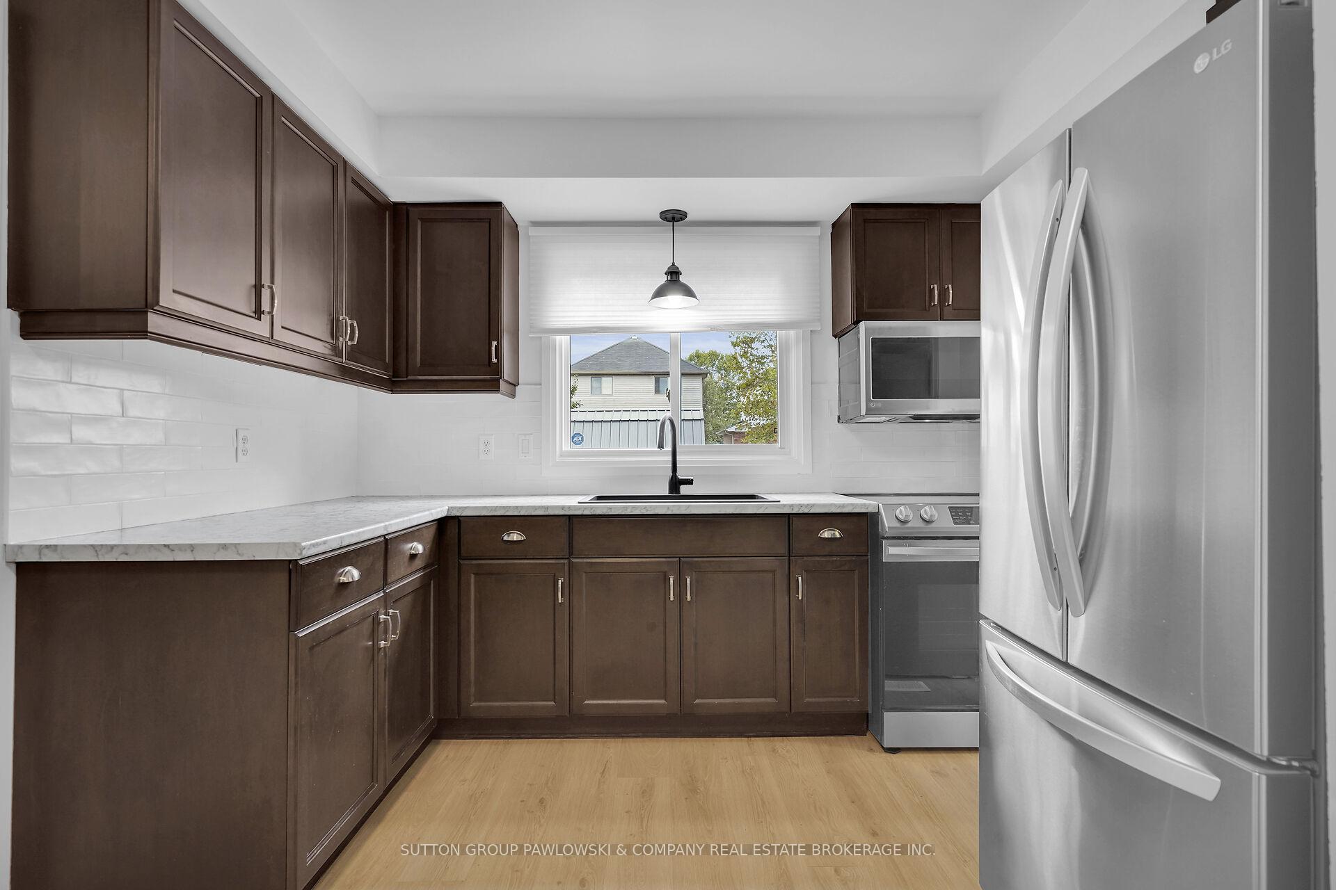Photo 8 of 30 Leger Avenue, St. Thomas — HOMEH