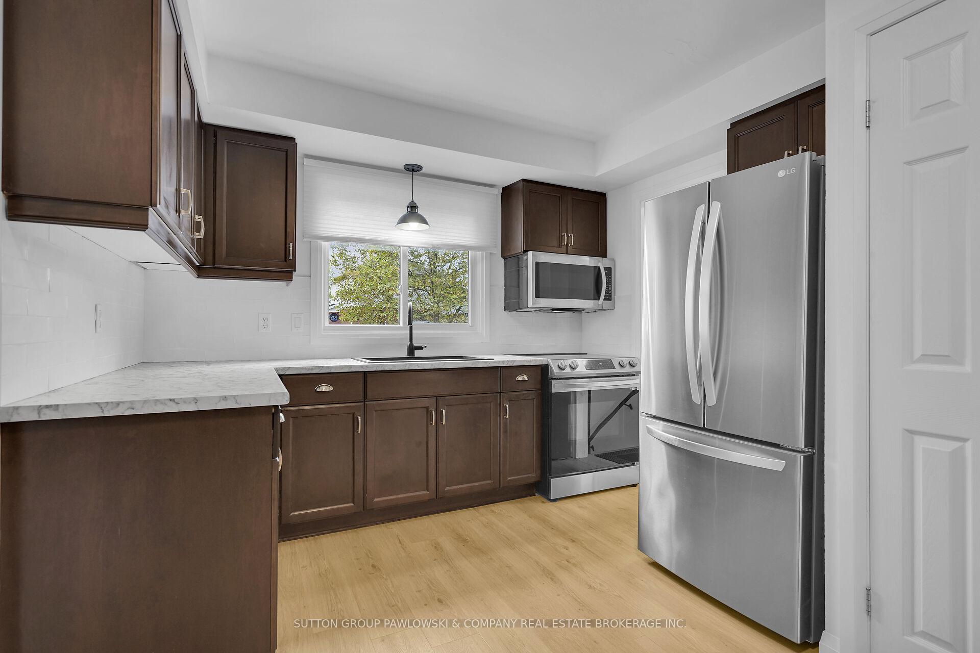 Photo 9 of 30 Leger Avenue, St. Thomas — HOMEH
