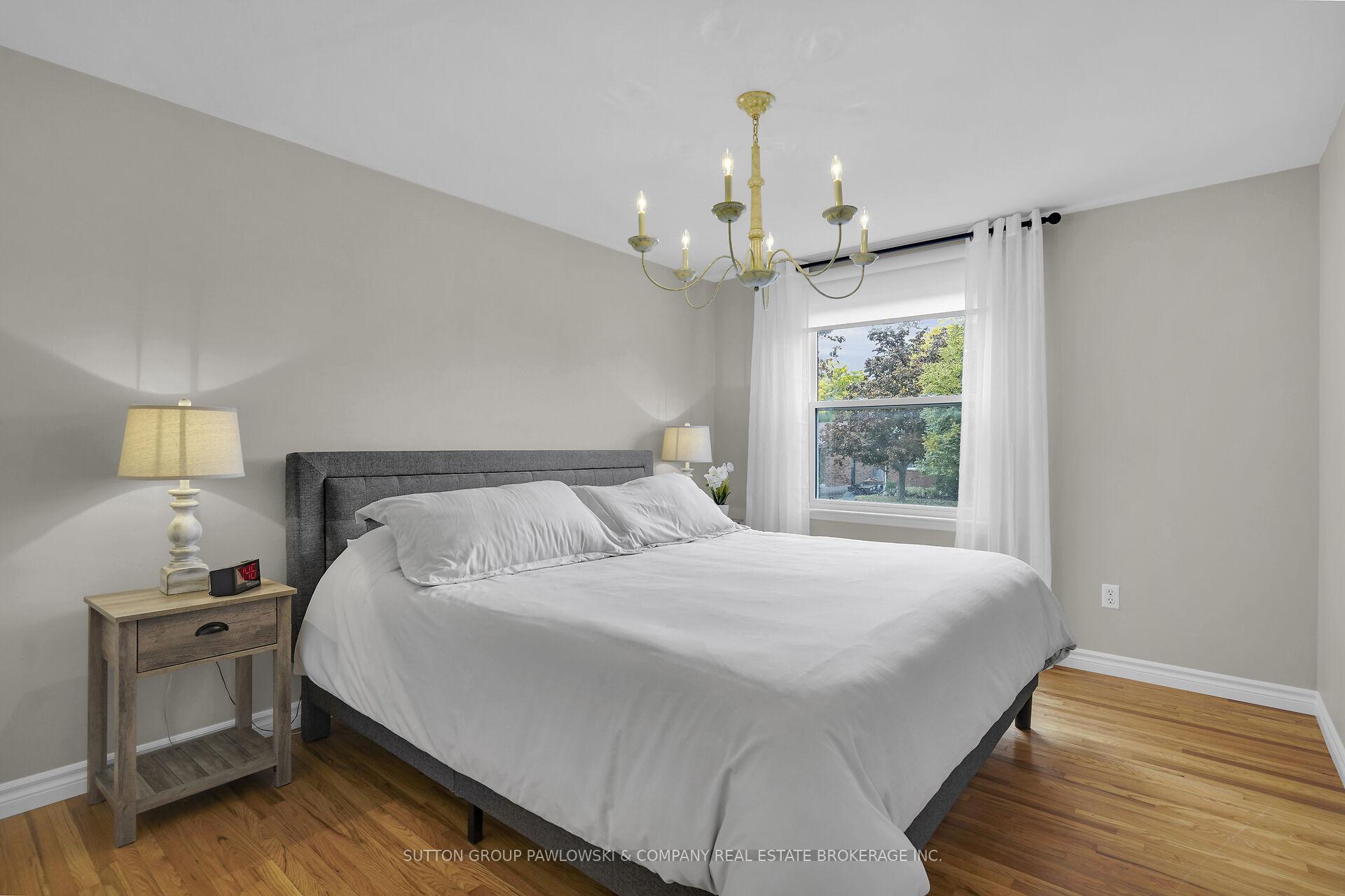 Photo 13 of 30 Leger Avenue, St. Thomas — HOMEH