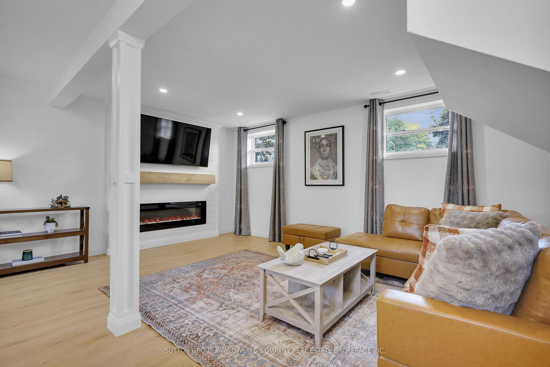 Photo 20 of 30 Leger Avenue, St. Thomas — HOMEH