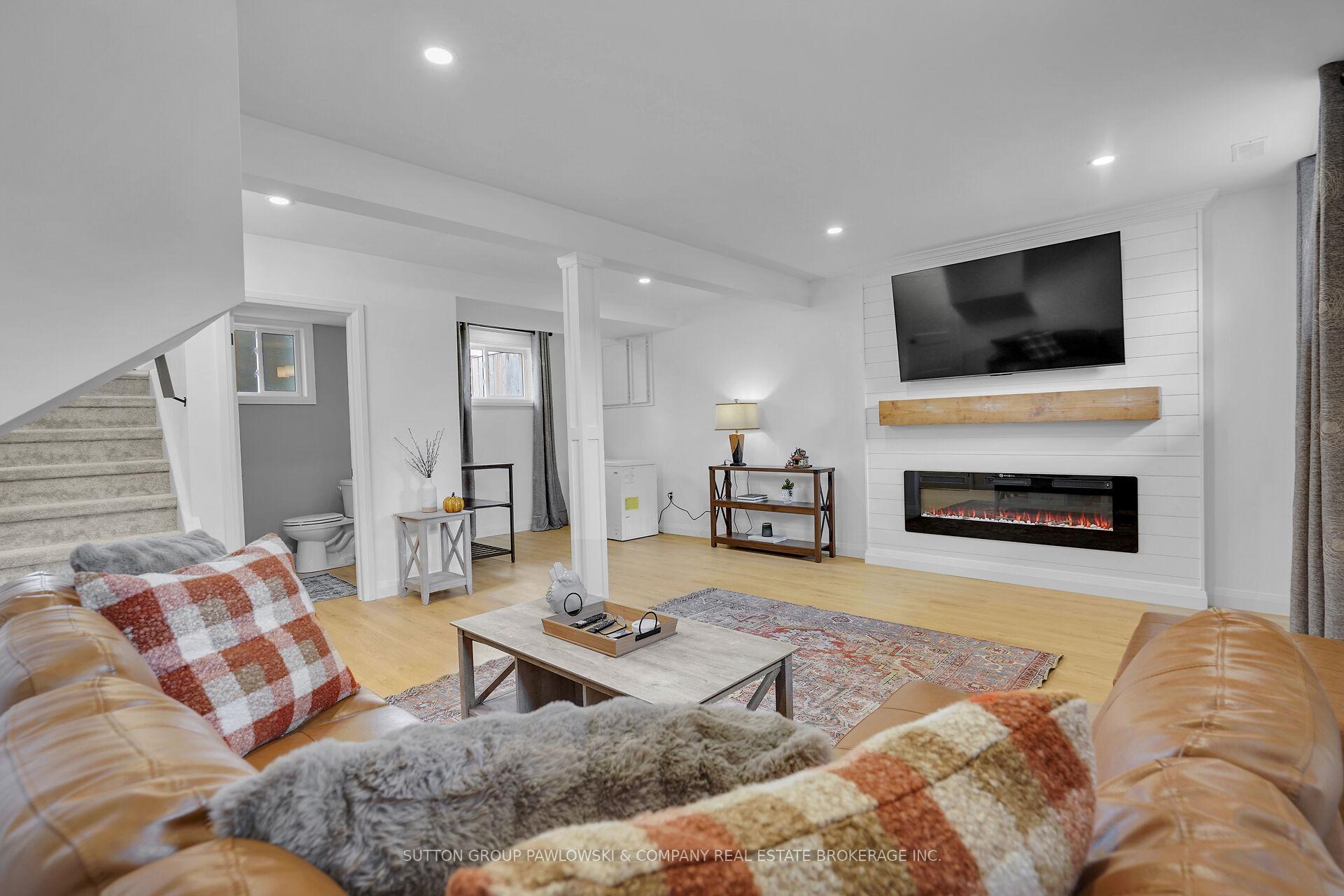 Photo 23 of 30 Leger Avenue, St. Thomas — HOMEH