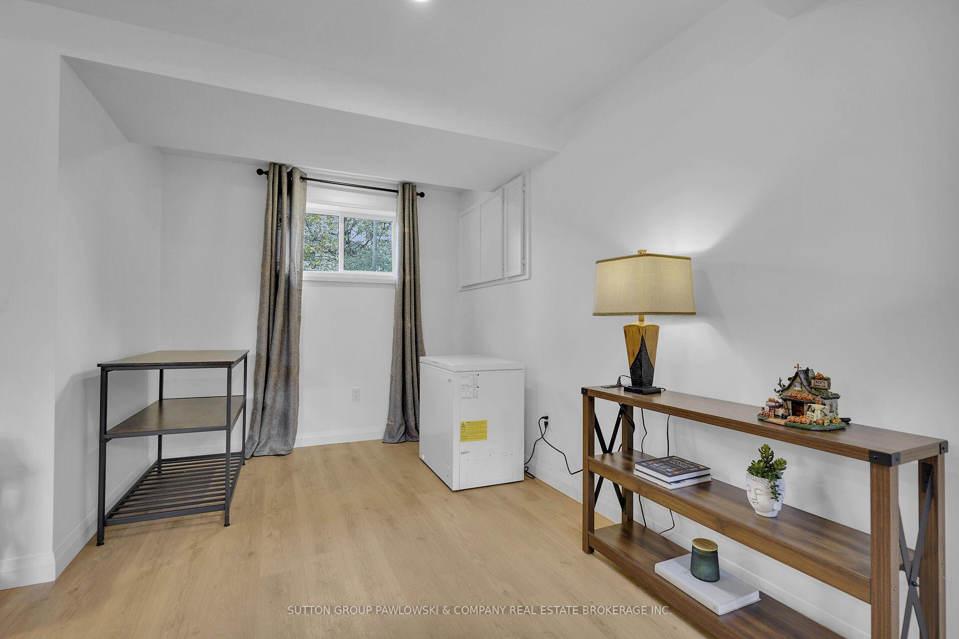 Photo 25 of 30 Leger Avenue, St. Thomas — HOMEH