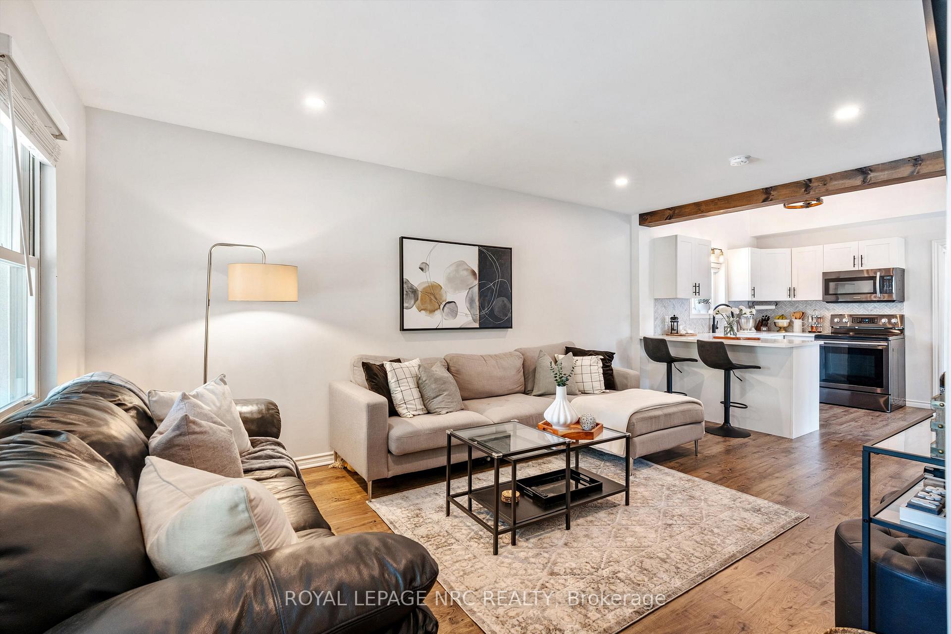 Photo 5 of 264 Lakeshore Road, St. Catharines, Vine/Linwell — HOMEH